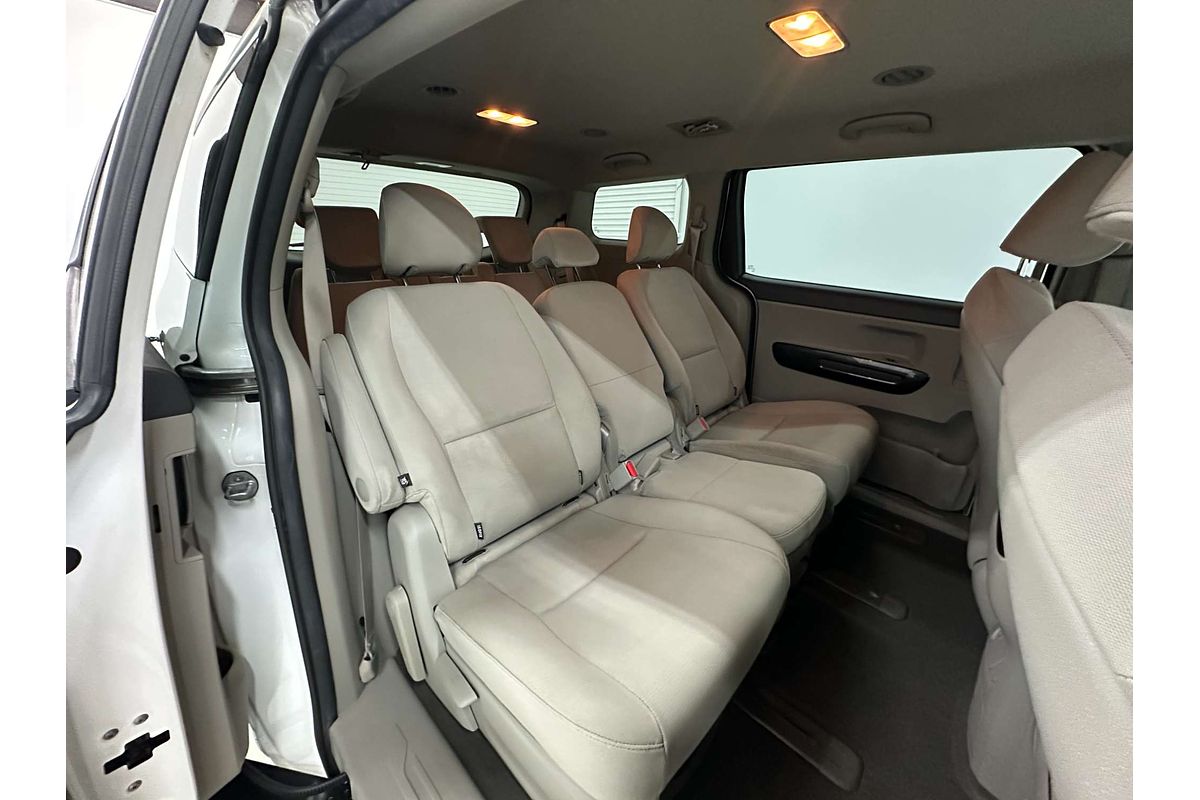 2015 Kia Carnival Si YP