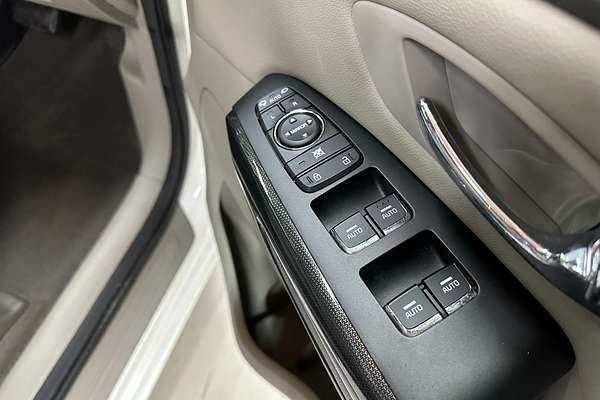 2015 Kia Carnival Si YP
