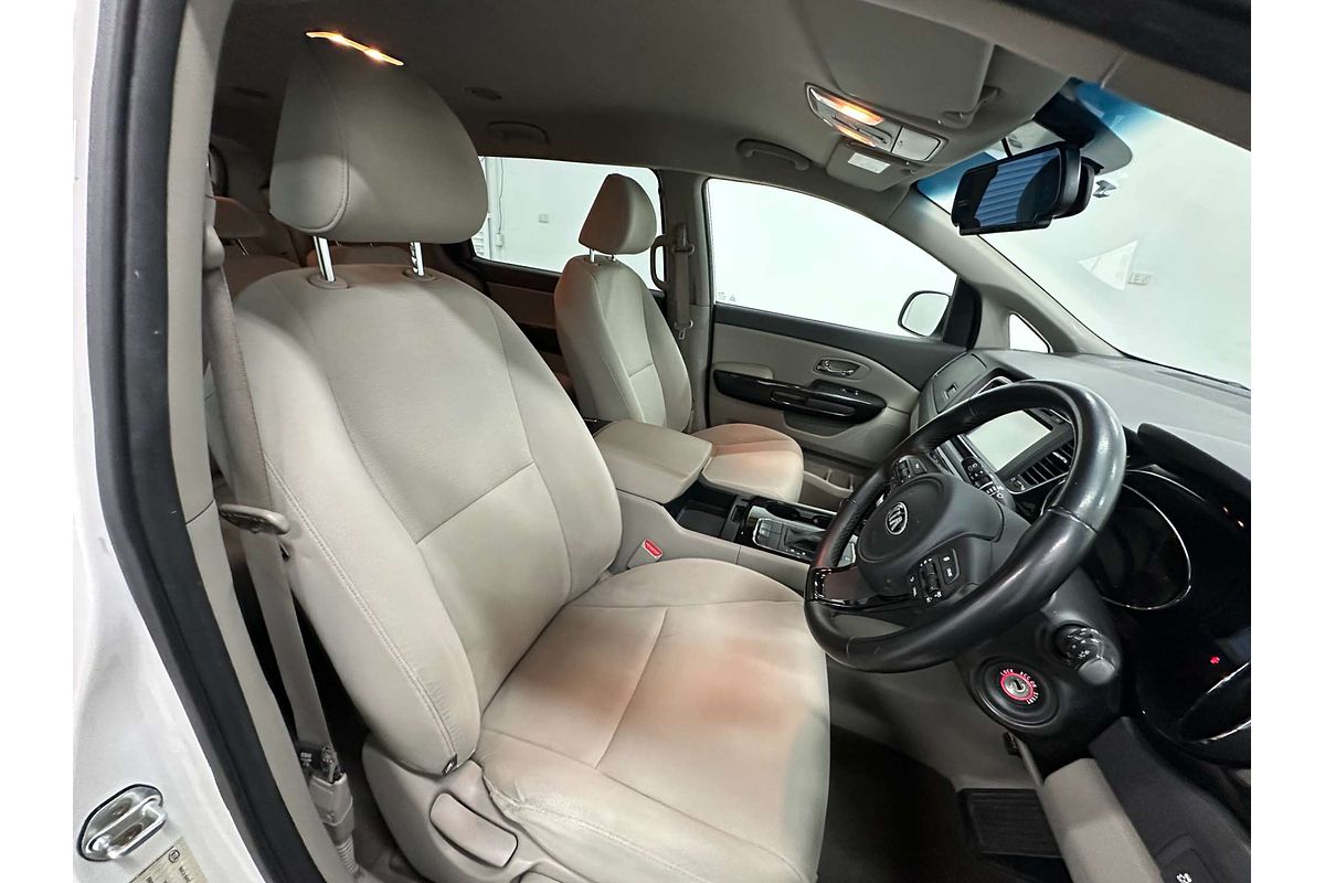 2015 Kia Carnival Si YP