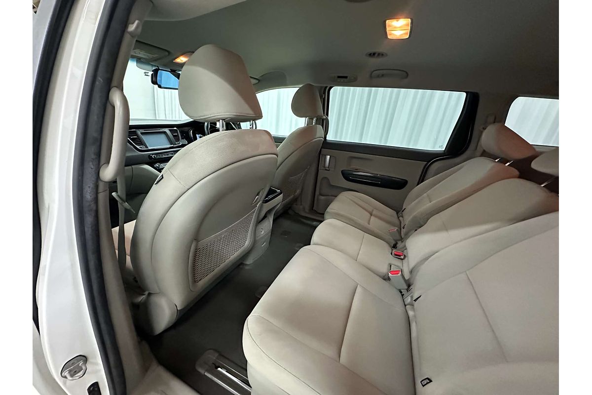 2015 Kia Carnival Si YP