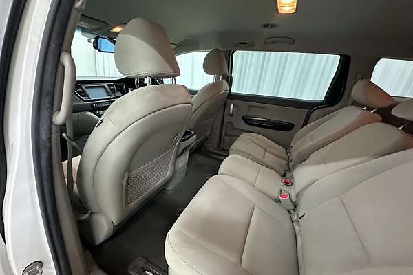 2015 Kia Carnival Si YP
