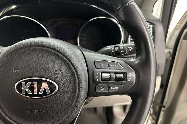 2015 Kia Carnival Si YP