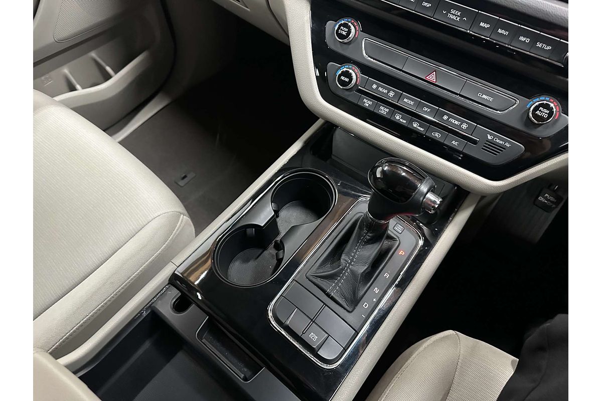 2015 Kia Carnival Si YP
