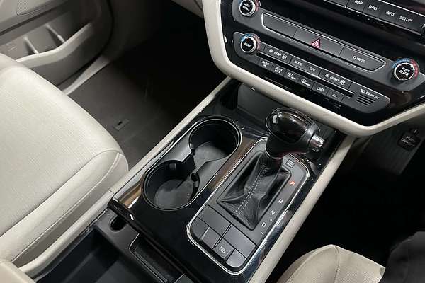 2015 Kia Carnival Si YP