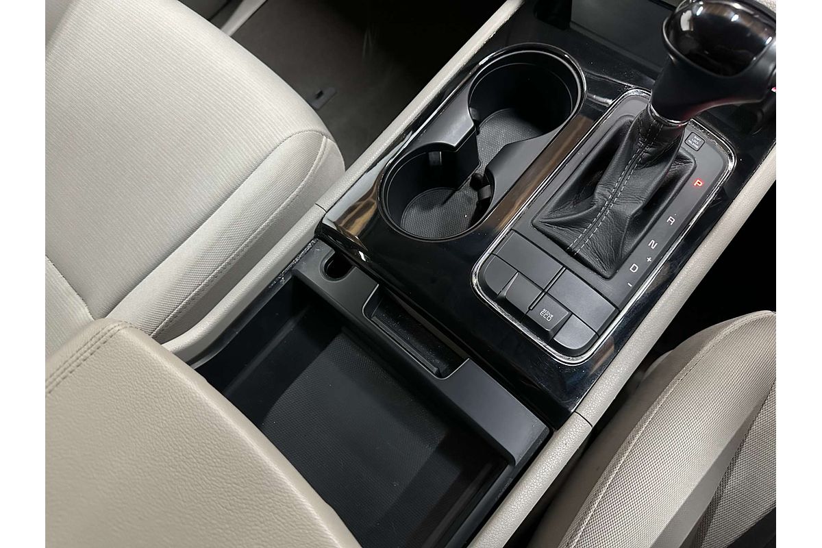 2015 Kia Carnival Si YP