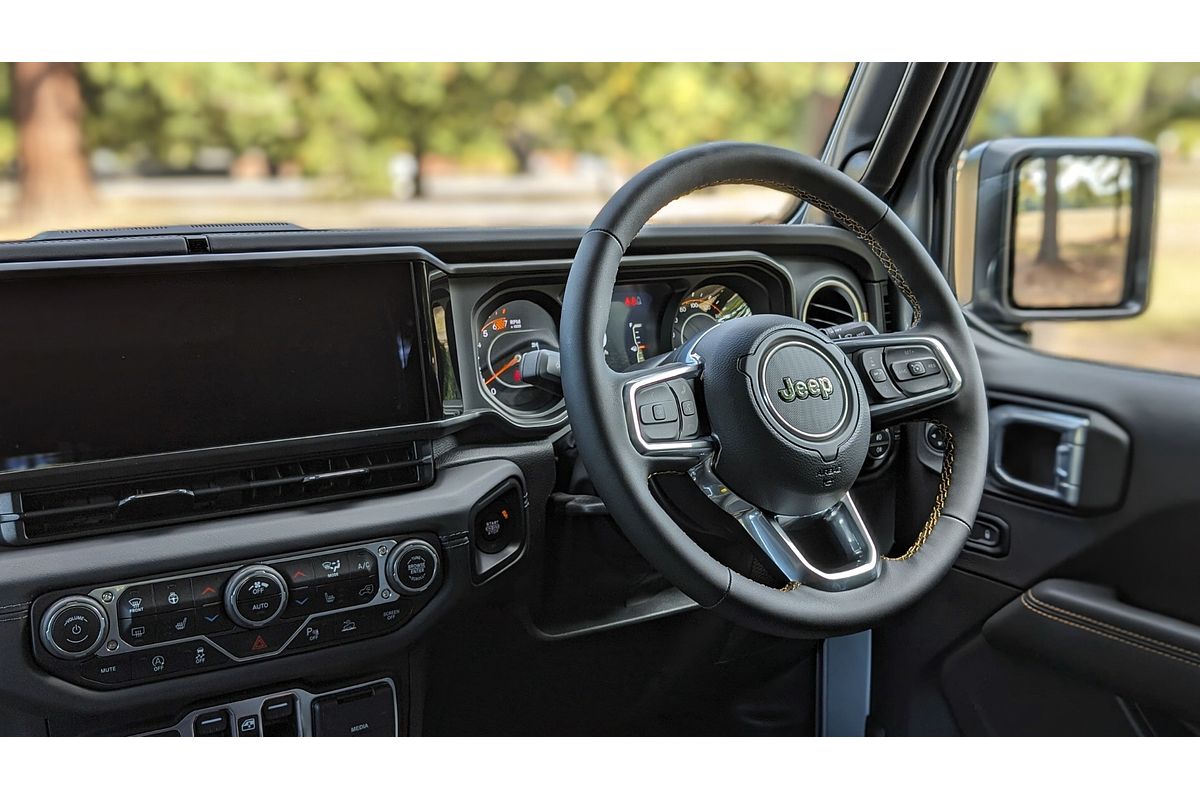 2024 Jeep Wrangler Unlimited Overland JL