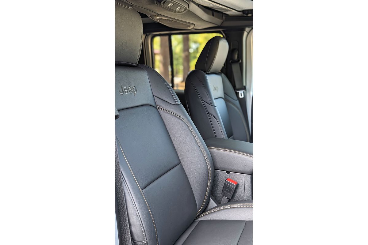 2024 Jeep Wrangler Unlimited Overland JL