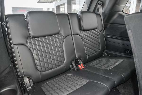 2024 Ford Everest Platinum