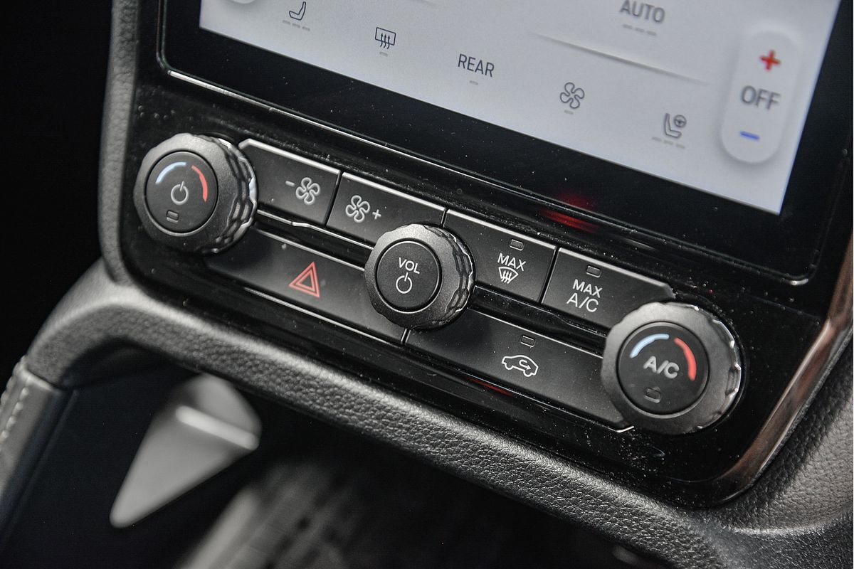 2024 Ford Everest Platinum