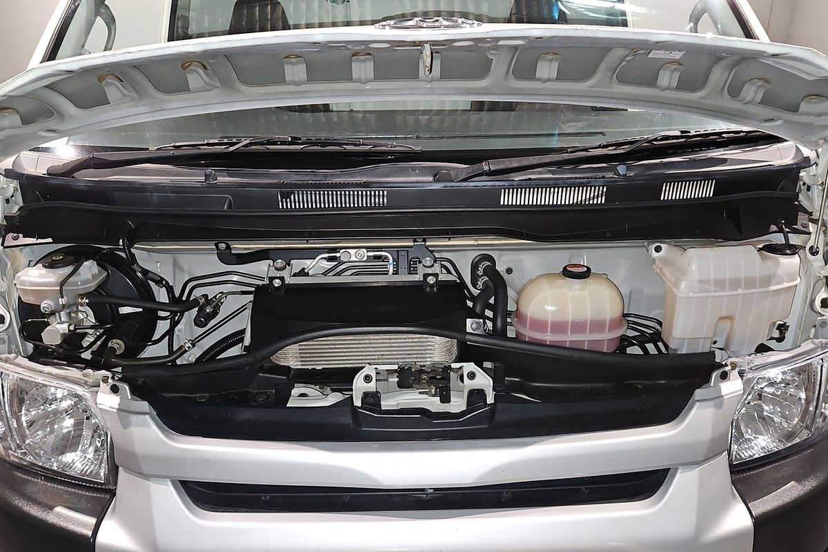 2015 Toyota Hiace KDH221R