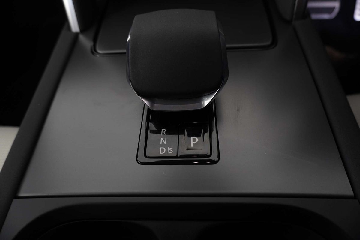 2024 Land Rover Discovery Sport P250 Dynamic SE L550