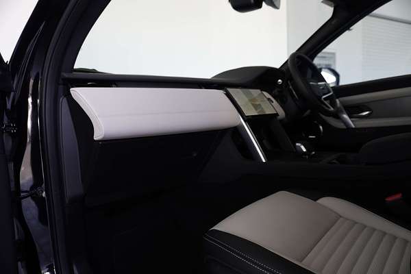 2024 Land Rover Discovery Sport P250 Dynamic SE L550