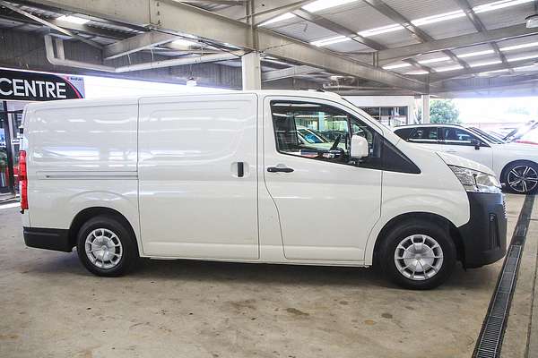 2022 Toyota Hiace GDH300R LWB