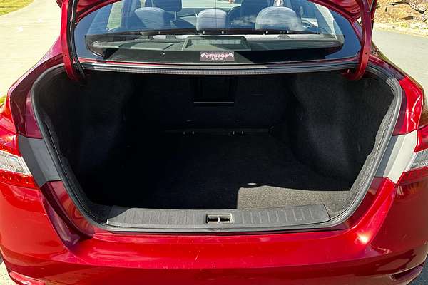 2013 Nissan Pulsar ST B17