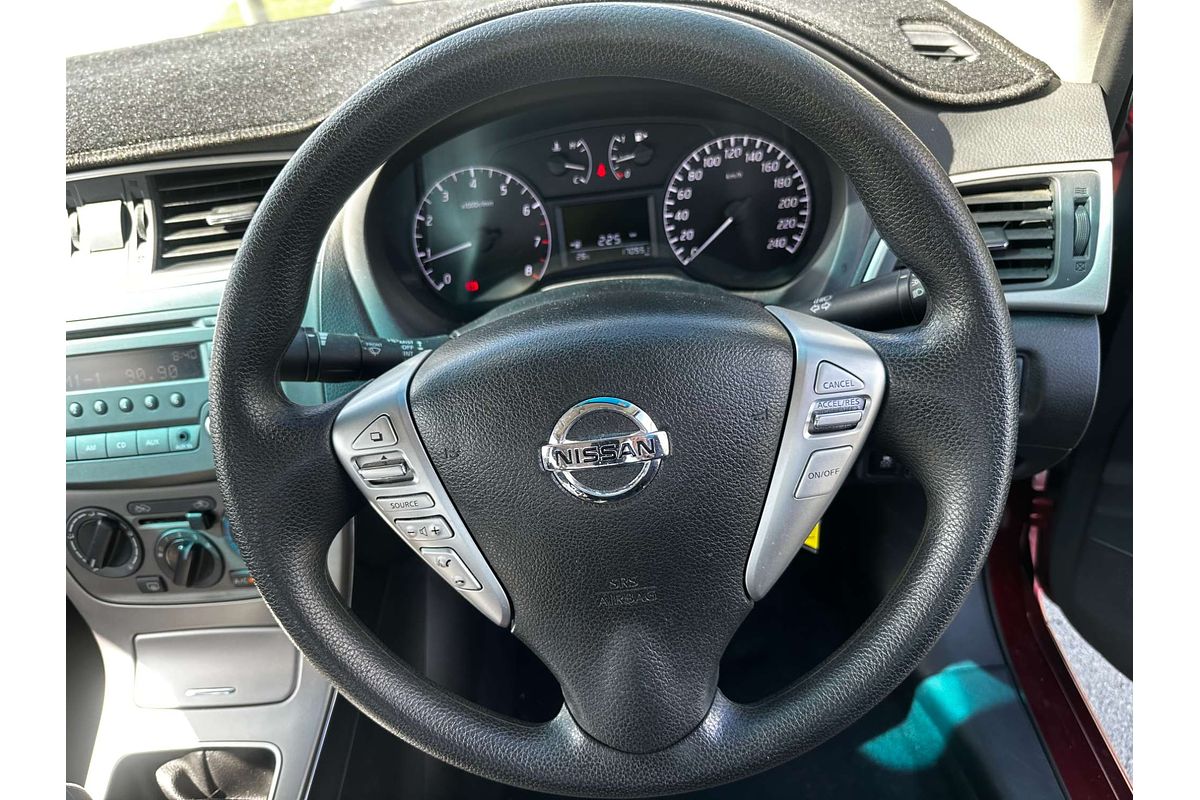 2013 Nissan Pulsar ST B17