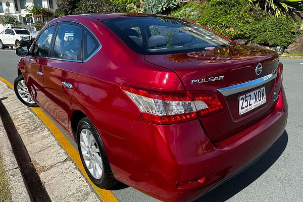2013 Nissan Pulsar ST B17