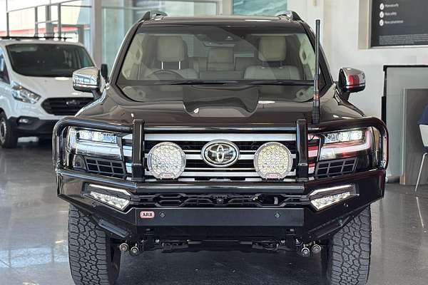 2024 Toyota Landcruiser Sahara FJA300R