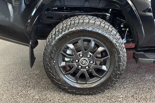 2024 Toyota Landcruiser Sahara FJA300R