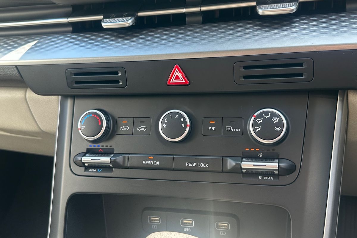 2023 Kia Carnival S KA4