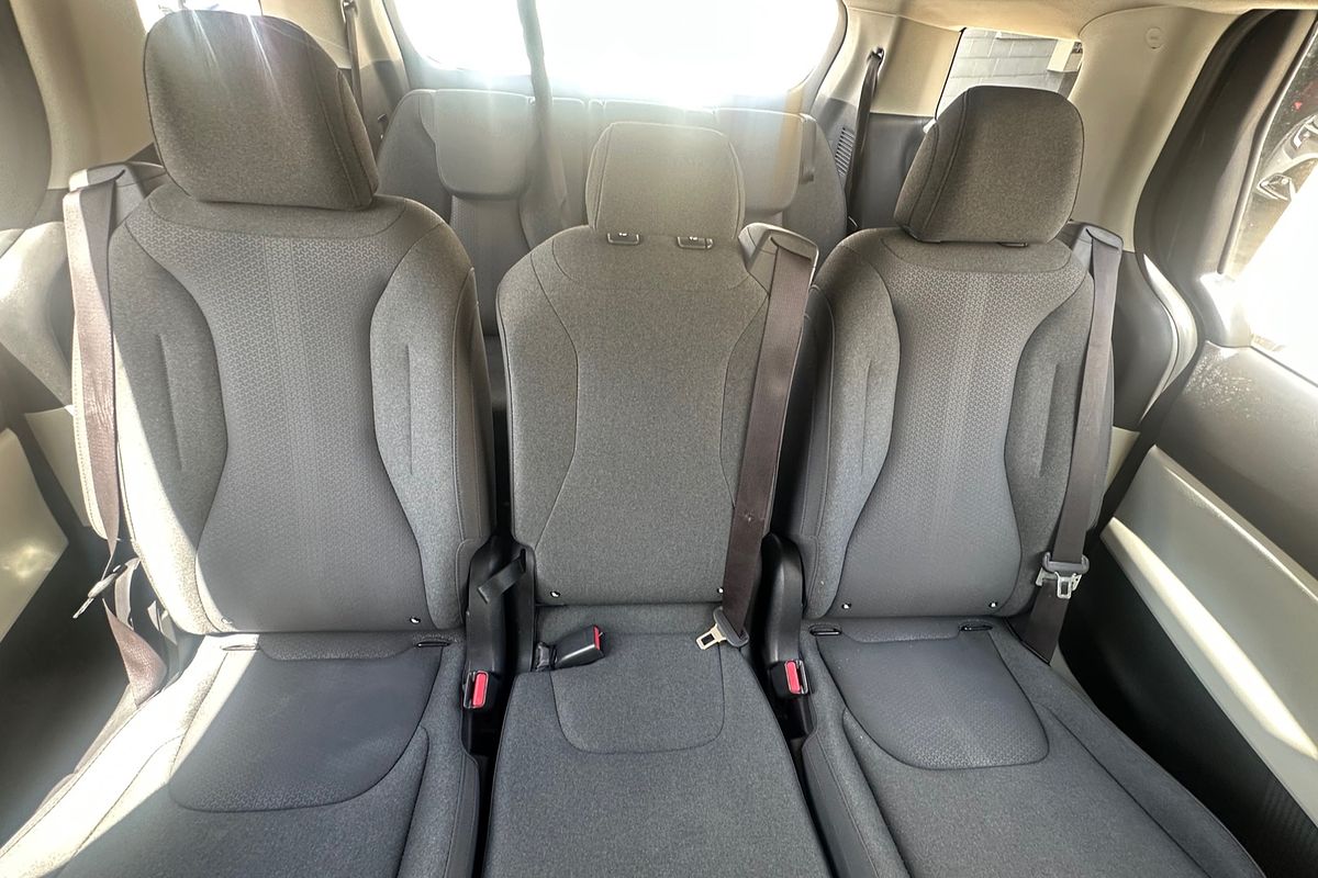 2023 Kia Carnival S KA4