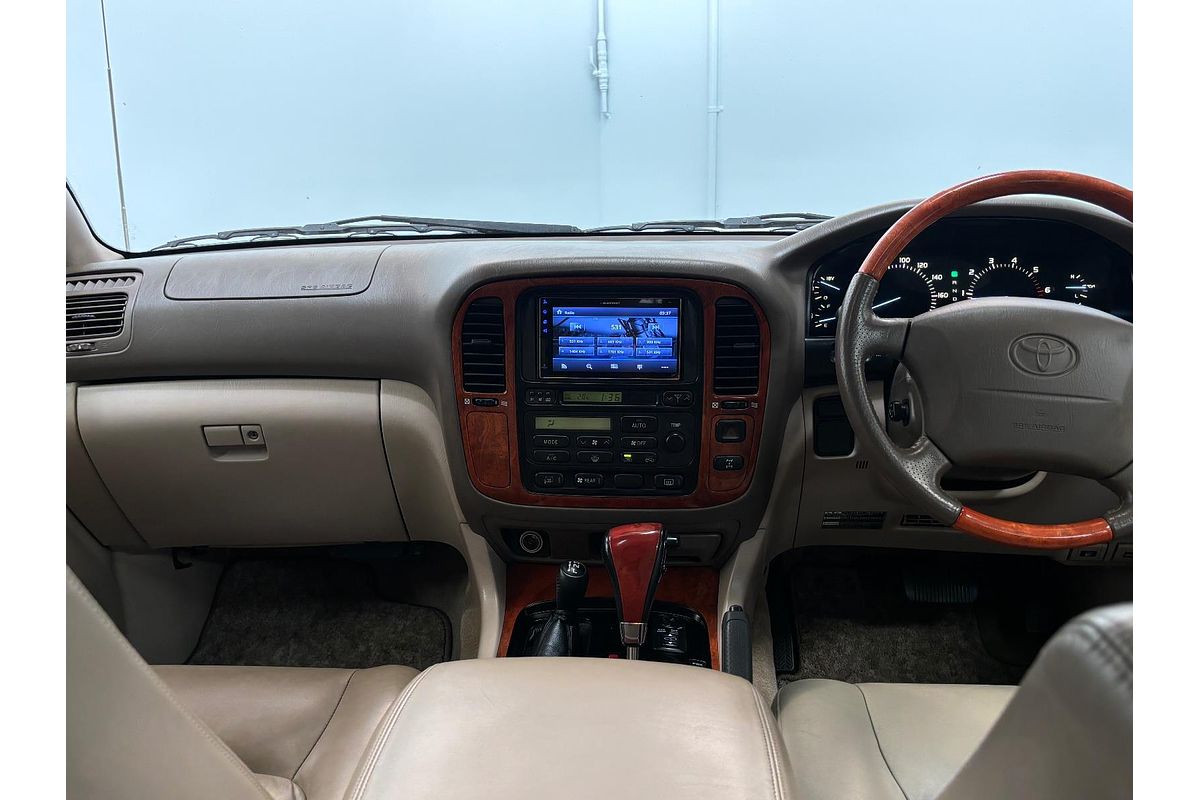 1999 Toyota Landcruiser Cygnus