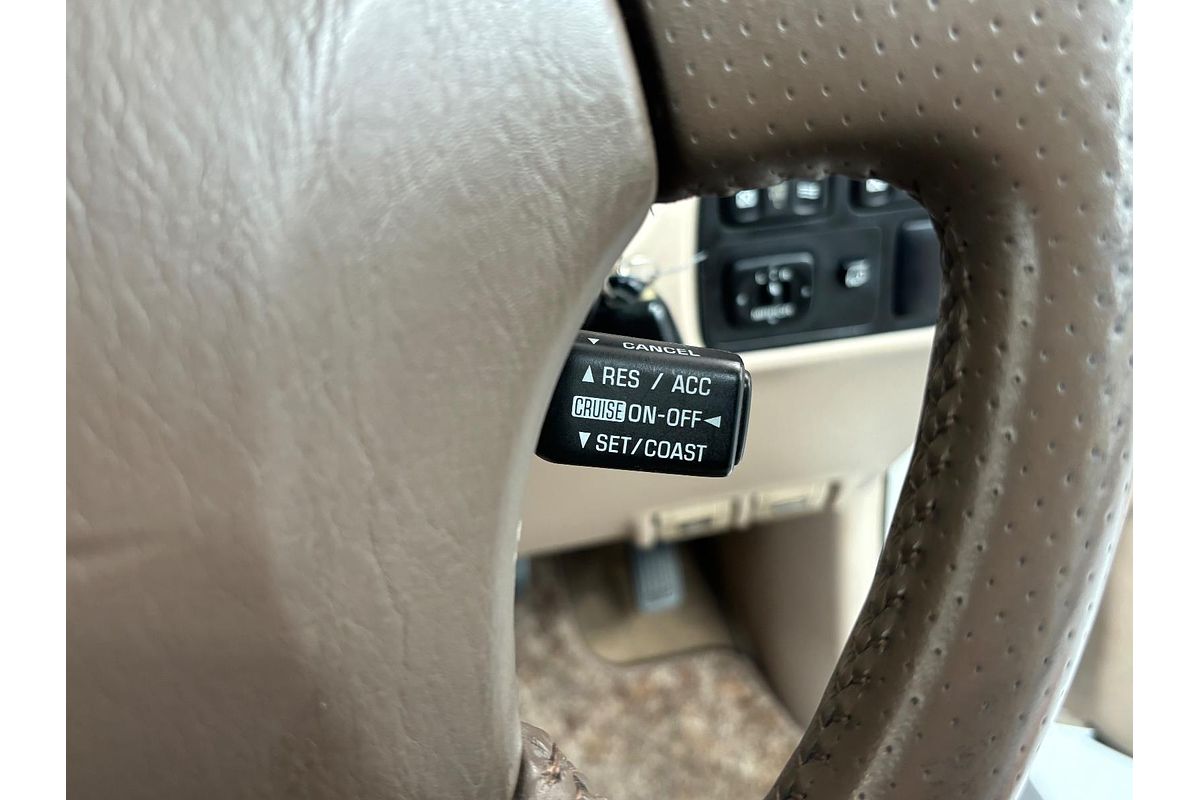 1999 Toyota Landcruiser Cygnus