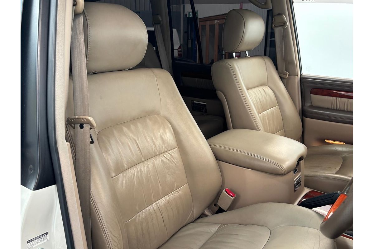 1999 Toyota Landcruiser Cygnus