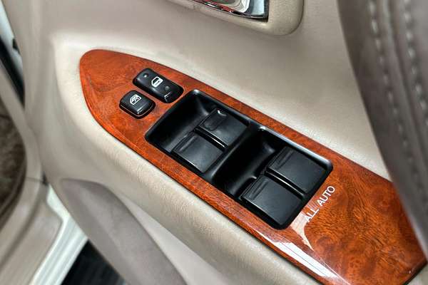 1999 Toyota Landcruiser Cygnus