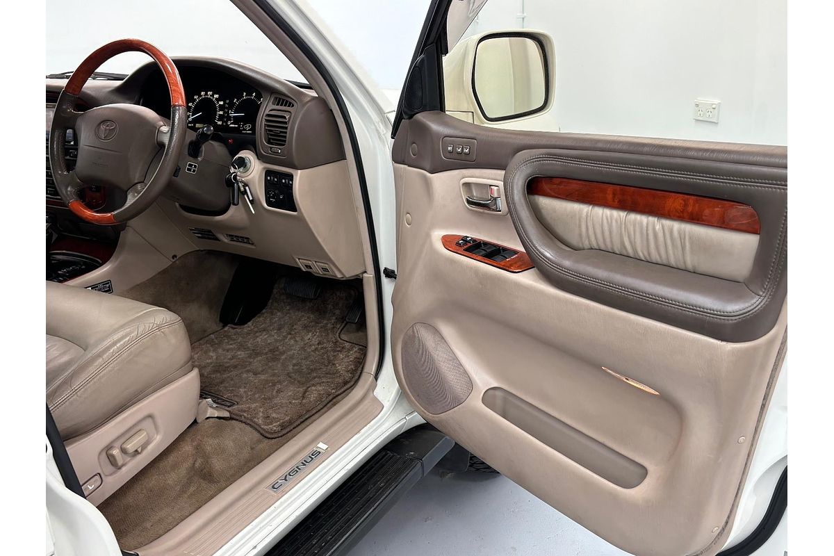 1999 Toyota Landcruiser Cygnus