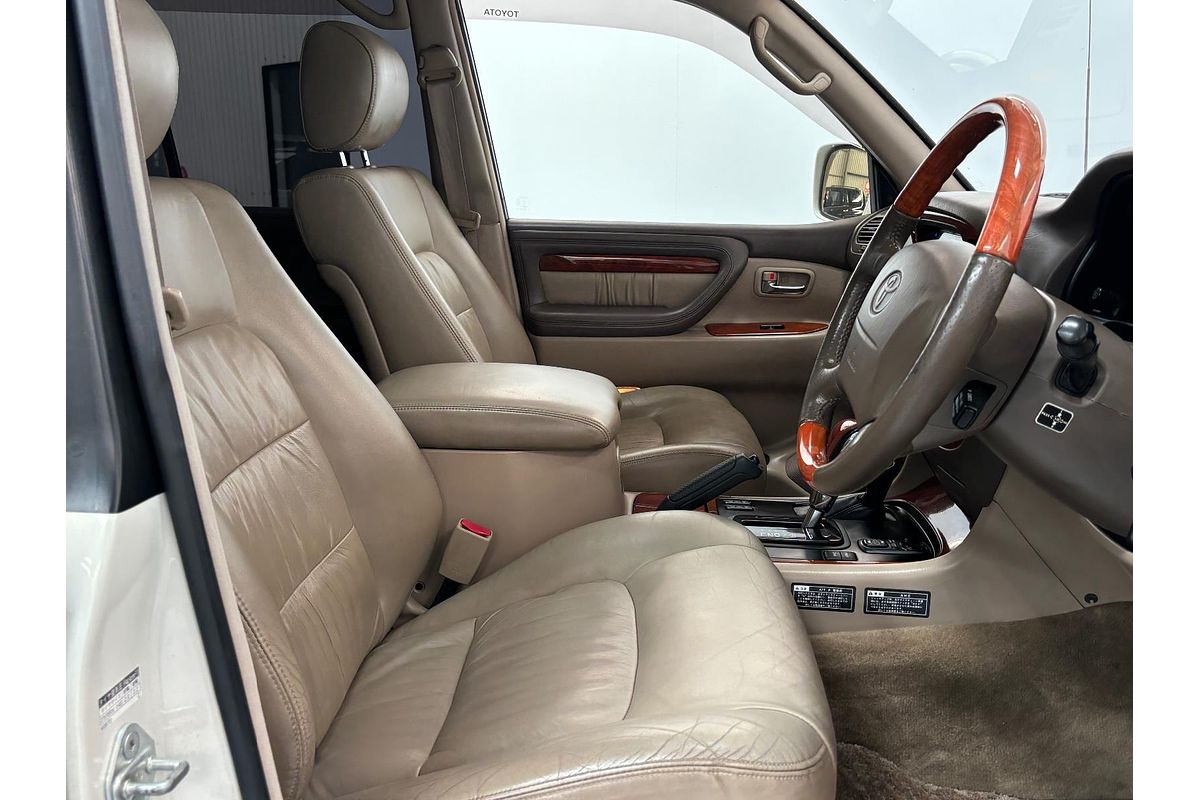 1999 Toyota Landcruiser Cygnus