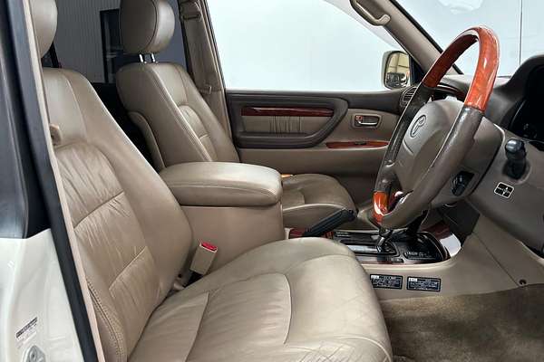 1999 Toyota Landcruiser Cygnus