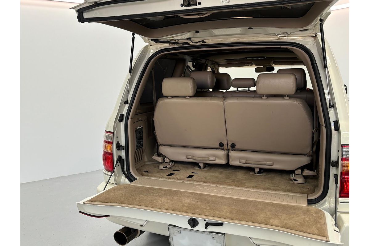 1999 Toyota Landcruiser Cygnus