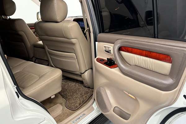 1999 Toyota Landcruiser Cygnus