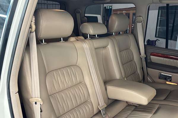 1999 Toyota Landcruiser Cygnus