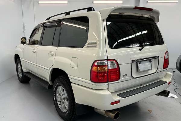 1999 Toyota Landcruiser Cygnus