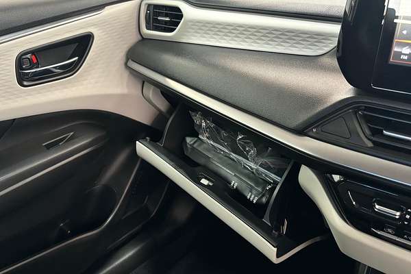 2024 Suzuki Swift Hybrid GLX UZ