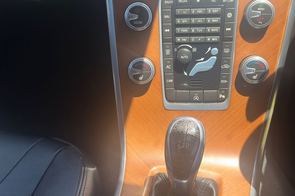 2015 Volvo XC60 T5 Luxury