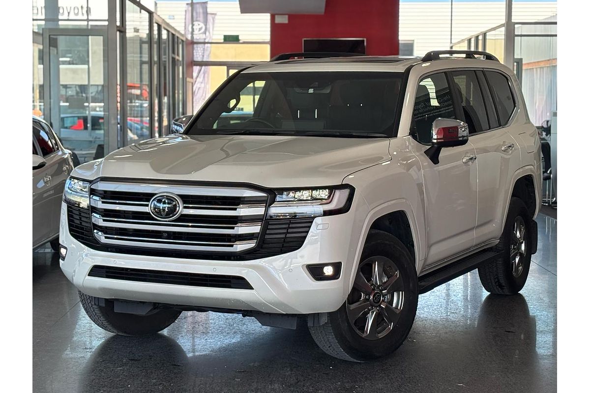 2022 Toyota Landcruiser Sahara FJA300R