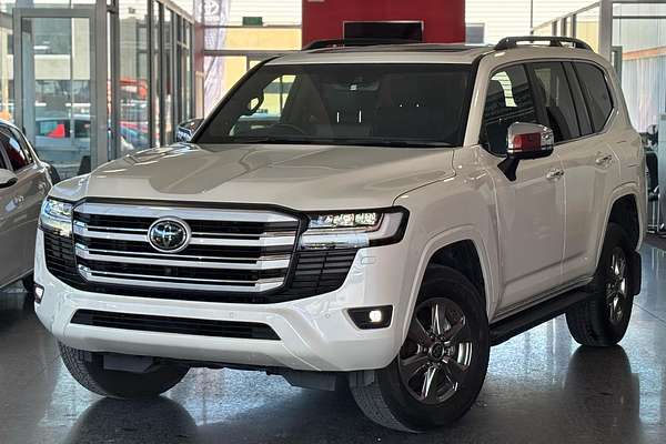 2022 Toyota Landcruiser Sahara FJA300R