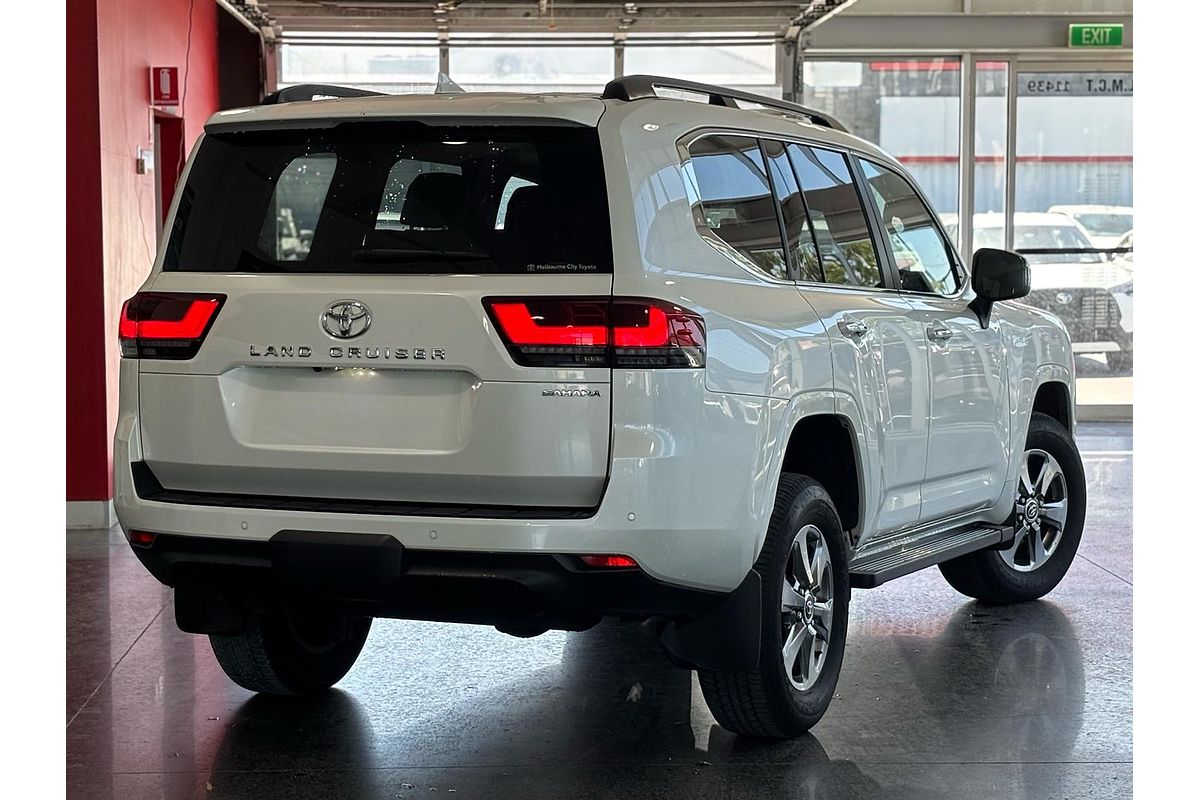 2022 Toyota Landcruiser Sahara FJA300R
