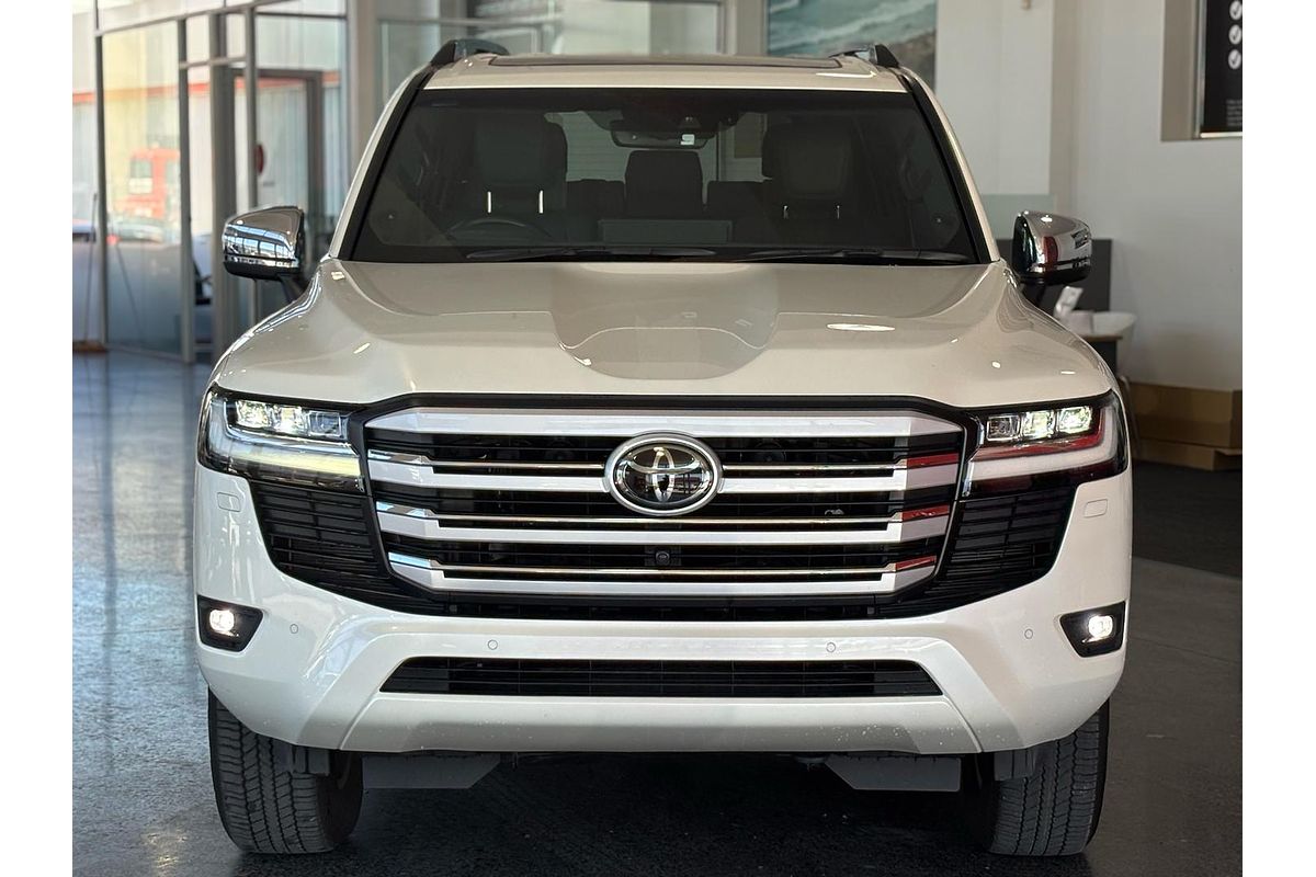 2022 Toyota Landcruiser Sahara FJA300R