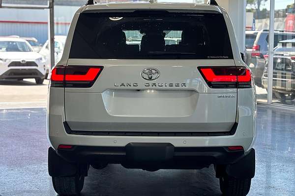 2022 Toyota Landcruiser Sahara FJA300R