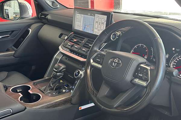 2022 Toyota Landcruiser Sahara FJA300R