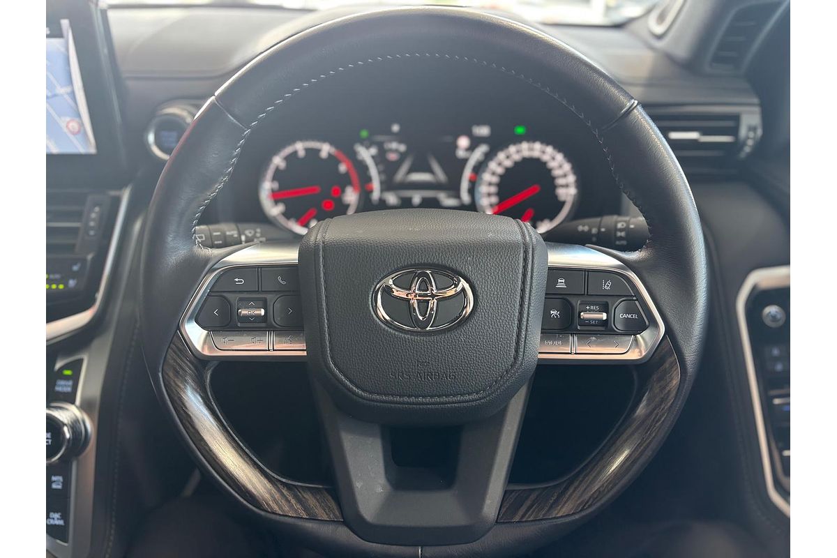 2022 Toyota Landcruiser Sahara FJA300R