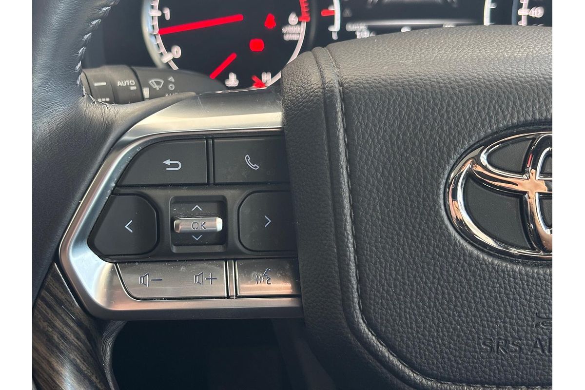 2022 Toyota Landcruiser Sahara FJA300R