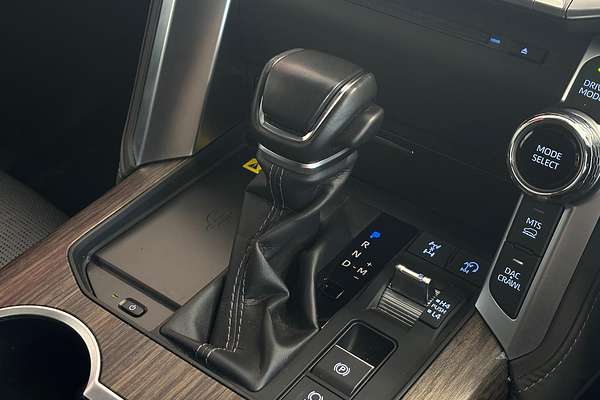 2022 Toyota Landcruiser Sahara FJA300R