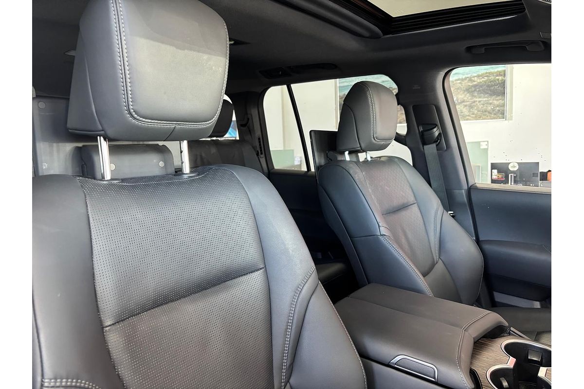 2022 Toyota Landcruiser Sahara FJA300R