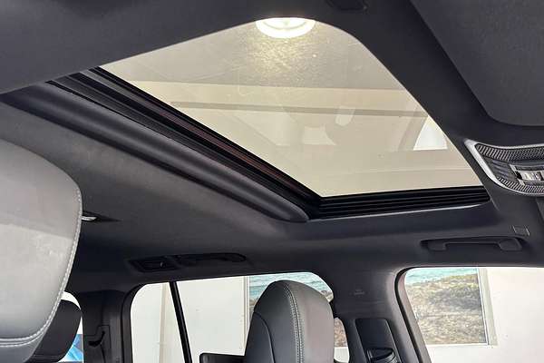 2022 Toyota Landcruiser Sahara FJA300R