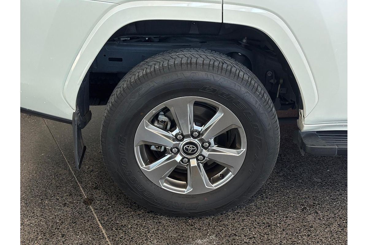 2022 Toyota Landcruiser Sahara FJA300R