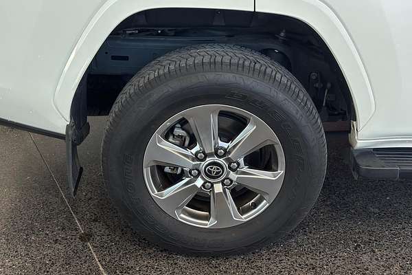 2022 Toyota Landcruiser Sahara FJA300R